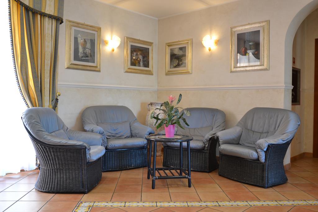 Villa Luigi Hotel & Restaurant Nuova Gestione Villa Rosa Di Martinsicuro Exteriör bild