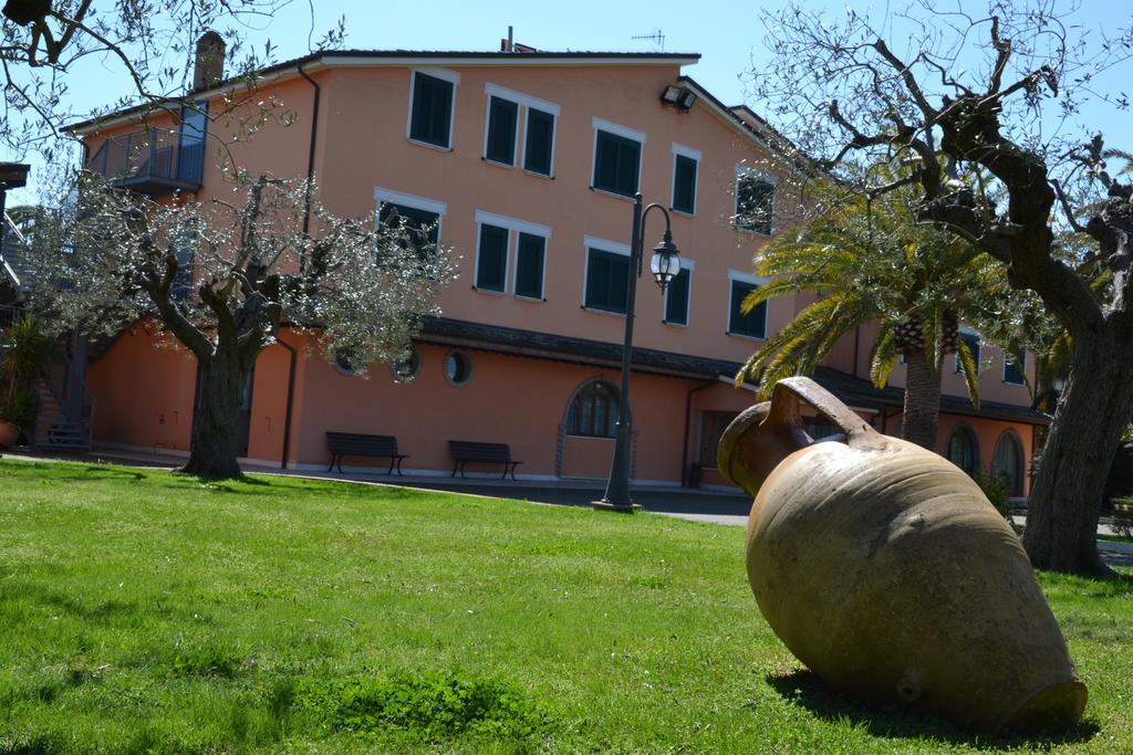 Villa Luigi Hotel & Restaurant Nuova Gestione Villa Rosa Di Martinsicuro Exteriör bild