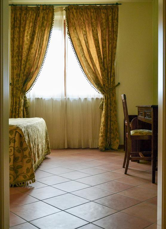 Villa Luigi Hotel & Restaurant Nuova Gestione Villa Rosa Di Martinsicuro Rum bild