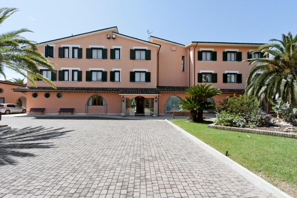 Villa Luigi Hotel & Restaurant Nuova Gestione Villa Rosa Di Martinsicuro Exteriör bild