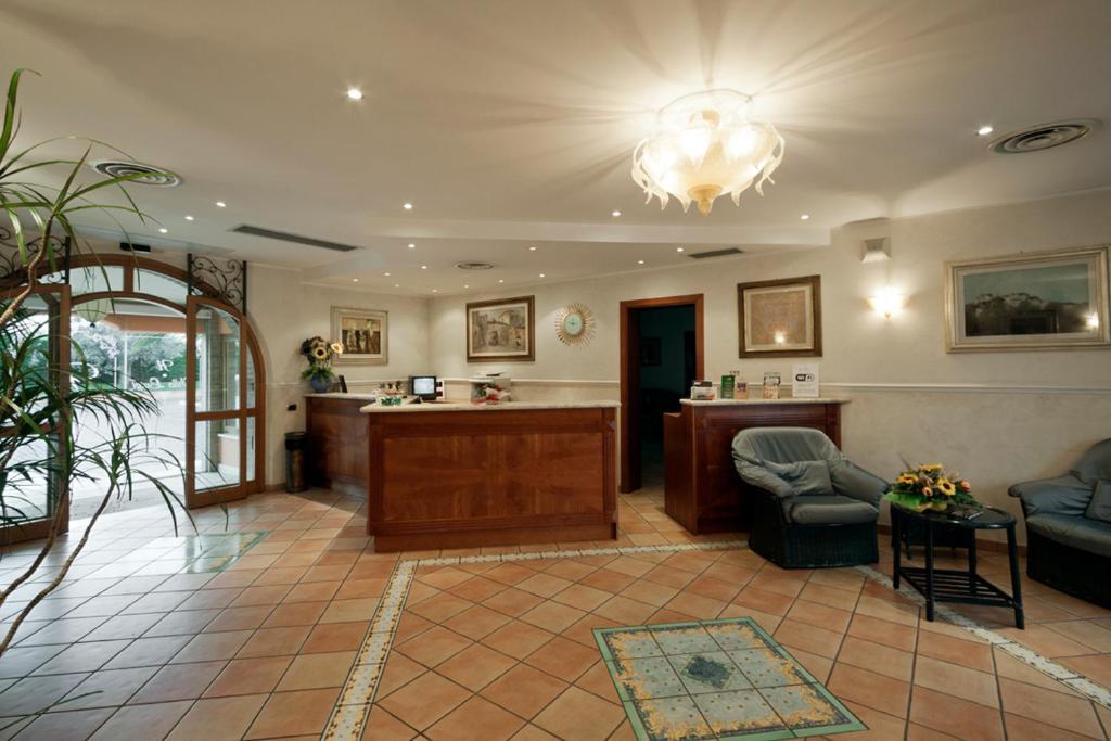 Villa Luigi Hotel & Restaurant Nuova Gestione Villa Rosa Di Martinsicuro Exteriör bild