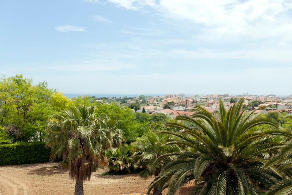 Villa Luigi Hotel & Restaurant Nuova Gestione Villa Rosa Di Martinsicuro Exteriör bild