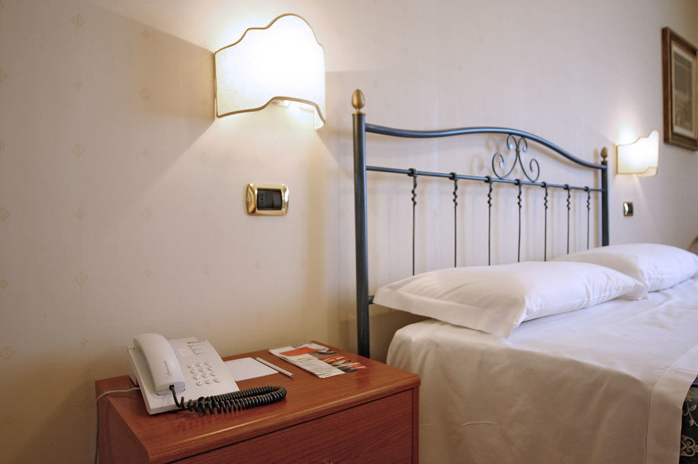 Villa Luigi Hotel & Restaurant Nuova Gestione Villa Rosa Di Martinsicuro Exteriör bild