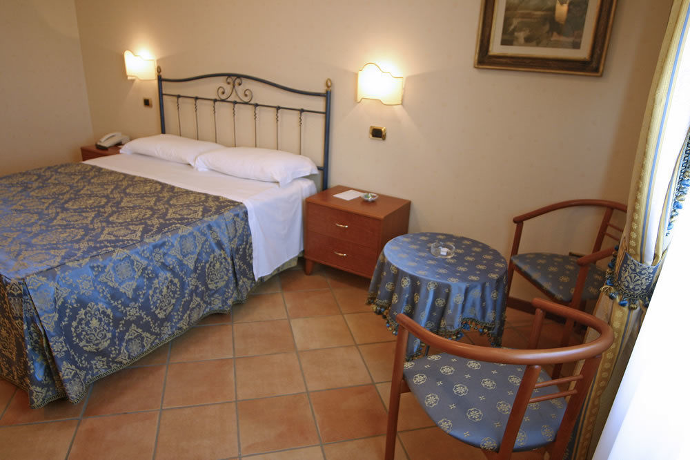 Villa Luigi Hotel & Restaurant Nuova Gestione Villa Rosa Di Martinsicuro Exteriör bild