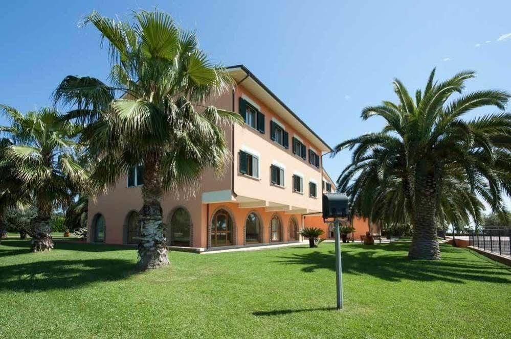 Villa Luigi Hotel & Restaurant Nuova Gestione Villa Rosa Di Martinsicuro Exteriör bild