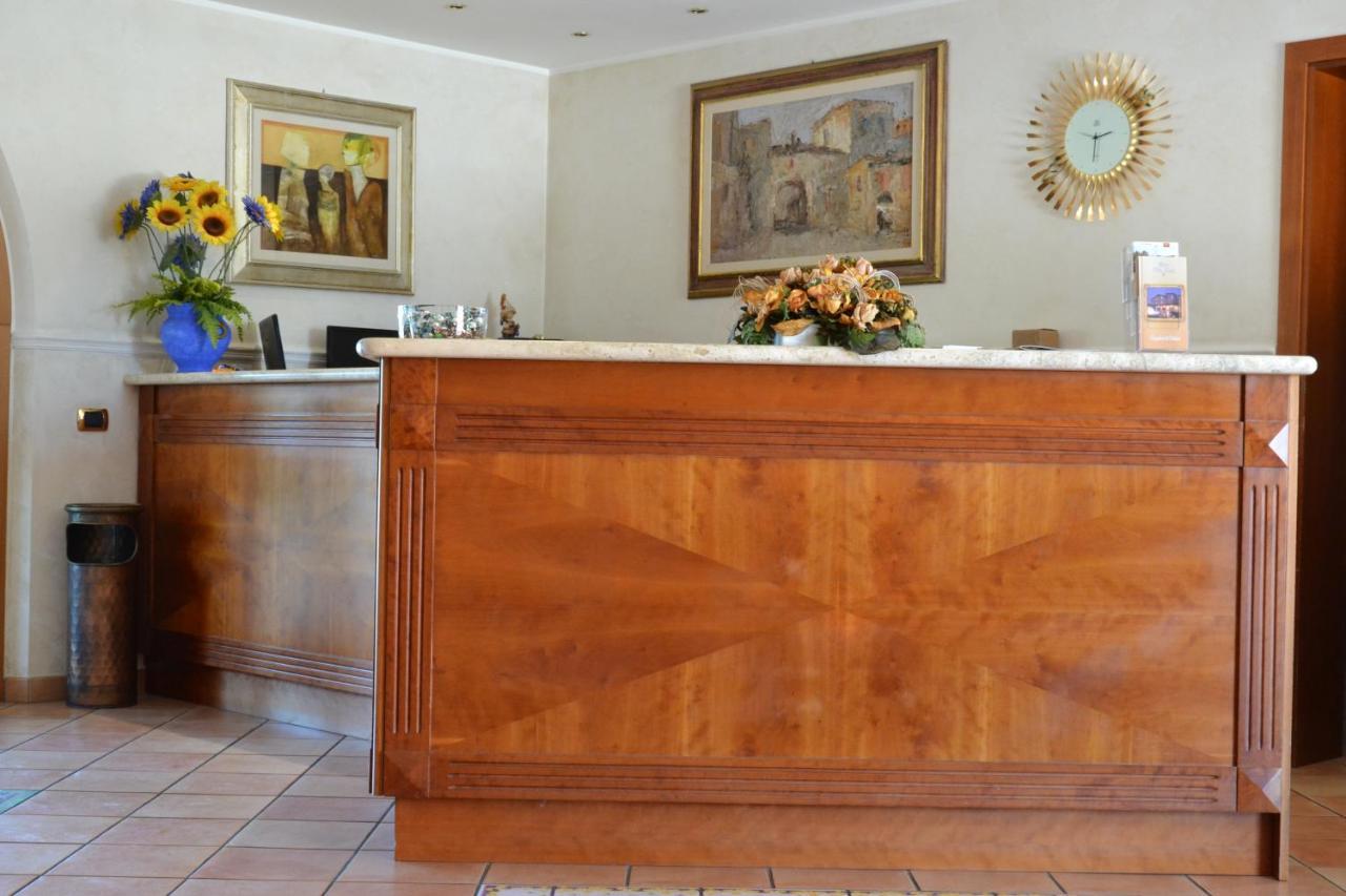 Villa Luigi Hotel & Restaurant Nuova Gestione Villa Rosa Di Martinsicuro Exteriör bild
